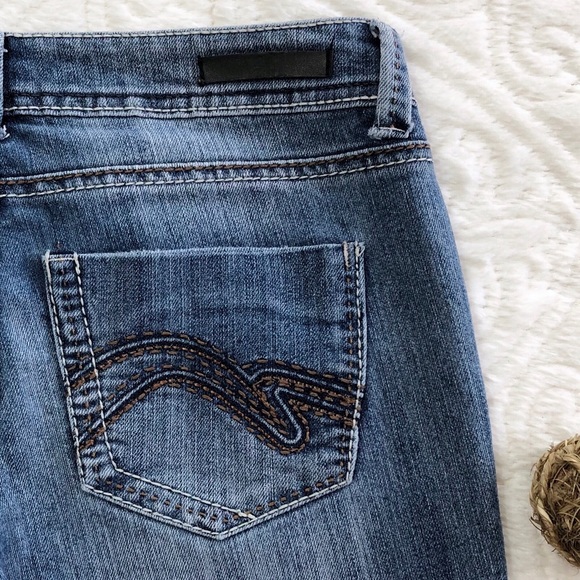 Vanilla Star, Medium Wash Boot Cut Jeans EUC 5 - Picture 2 of 8